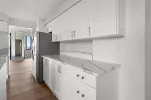 1633 Harmon Cove Tower, Secaucus, NJ 07094 - Photo 10