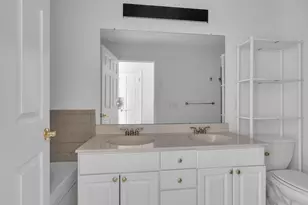 451 Albany Ct, West New York, NJ 07093 - Photo 16