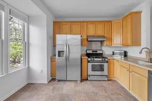 451 Albany Ct, West New York, NJ 07093 - Photo 4