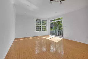 451 Albany Ct, West New York, NJ 07093 - Photo 8