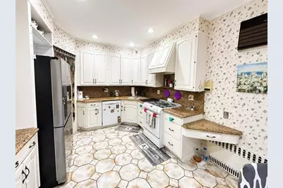 858 Avenue C, Bayonne, NJ 07002 - Photo 12