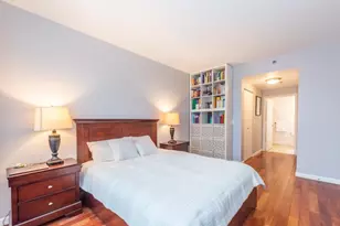 102 Christopher Columbus Dr, Jersey City, NJ 07302 - Photo 10