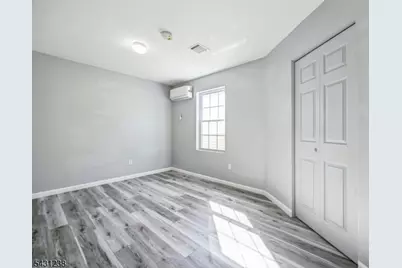 708 Ocean Ave, Jersey City, NJ 07305 - Photo 12