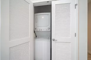 16 Bennett St, Jersey City, NJ 07304 - Photo 10