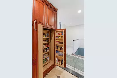 101 Shearwater Ct East #62, Jersey City, NJ 07305 - Photo 10