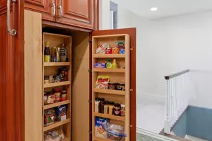 101 Shearwater Ct E, Jersey City, NJ 07305 - Photo 10
