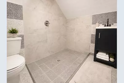 15 Newark Bay Ct, Bayonne, NJ 07002 - Photo 6