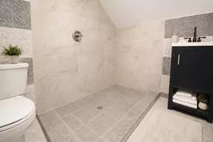 15 Newark Bay Ct, Bayonne, NJ 07002 - Photo 6