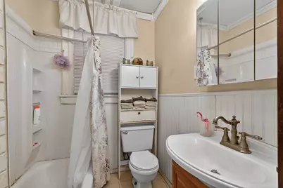 82 West 15th St, Bayonne, NJ 07002 - Photo 8