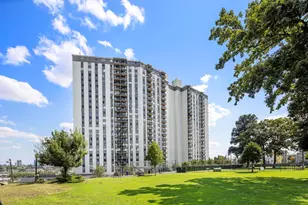 100 Manhattan Ave, Union City, NJ 07087 - Photo 16