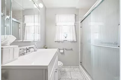 136 Poplar St, Jersey City, NJ 07307 - Photo 34