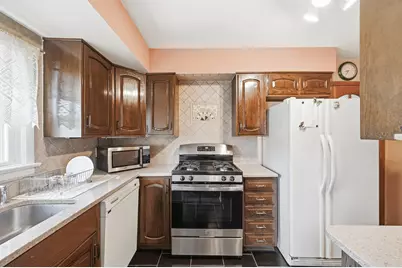 136 Poplar St, Jersey City, NJ 07307 - Photo 16