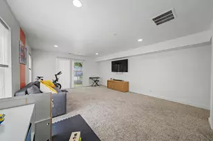 180 Blue Heron Dr, Secaucus, NJ 07094 - Photo 34