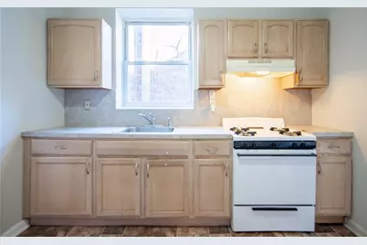 586-588 Avenue C #11, Bayonne, NJ 07002 - Photo 4