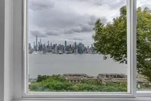 19 Hamilton Ave, Weehawken, NJ 07086 - Photo 10