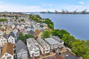 172 W 33rd St, Bayonne, NJ 07002 - Photo 2