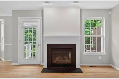 9 Marina Dr, Bayonne, NJ 07002 - Photo 4