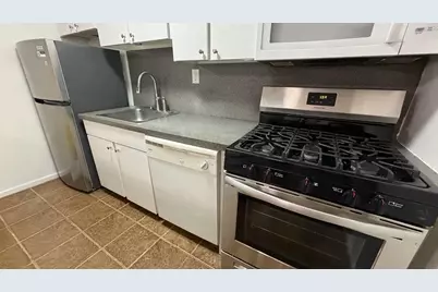 225 Halladay St #2, Jersey City, NJ 07304 - Photo 6