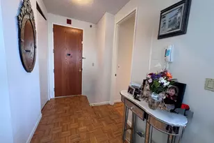 100 Carlyle Dr, Cliffside Park, NJ 07010 - Photo 4