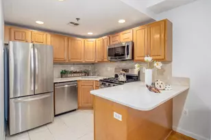 323 Jackson St, Hoboken, NJ 07030 - Photo 2