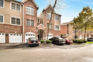 14 Lydia Dr, Guttenberg, NJ 07093 - Photo 2