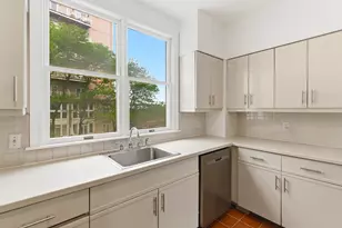204 Shearwater Ct W, Jersey City, NJ 07305 - Photo 2