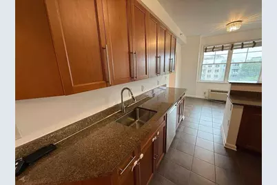 30 Freedom Way #404, Jersey City, NJ 07305 - Photo 6