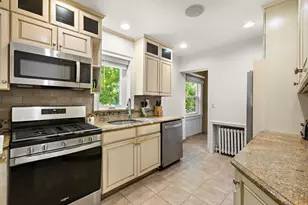 324 78th St, North Bergen, NJ 07047 - Photo 4