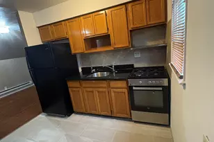 36 Pinecrest Rd, Jersey City, NJ 07305 - Photo 2