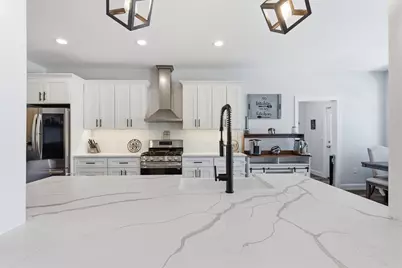 38 W Concourse, Aberdeen Township, NJ 07735 - Photo 10