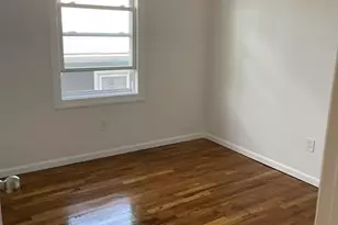 696A Ave E, Bayonne, NJ 07002 - Photo 12