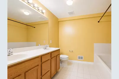 7 Atlas Ct, Jersey City, NJ 07305 - Photo 14
