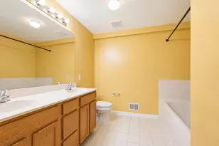 7 Atlas Ct, Jersey City, NJ 07305 - Photo 14