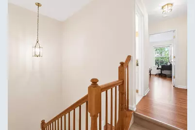 7 Atlas Ct, Jersey City, NJ 07305 - Photo 10