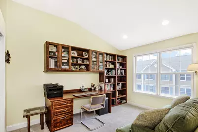 377 Kingston Ct, West New York, NJ 07093 - Photo 12