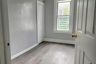 35 Orient Ave, Jersey City, NJ 07305 - Photo 2