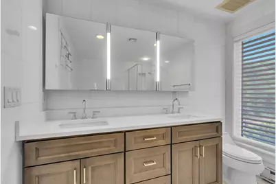 31 Cambridge Way, Weehawken, NJ 07086 - Photo 12