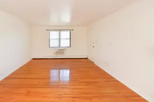 729 10th St, Secaucus, NJ 07094 - Photo 2