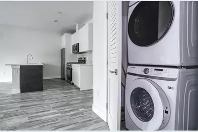 140 Avenue B #204, Bayonne, NJ 07002 - Photo 12