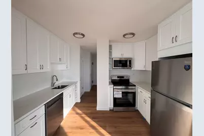 100 Manhattan Ave #413, Union City, NJ 07087 - Photo 8
