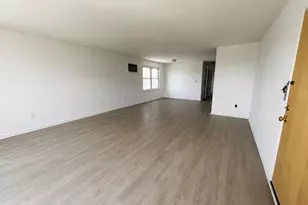 173 W 21st St, Bayonne, NJ 07002 - Photo 2