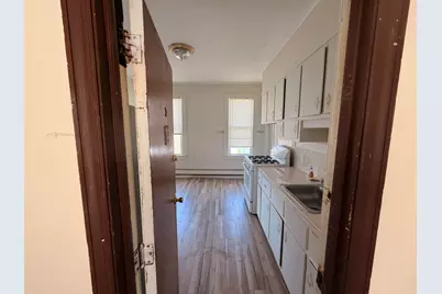 133 West 20th St #Apt 3, Bayonne, NJ 07002 - Photo 4