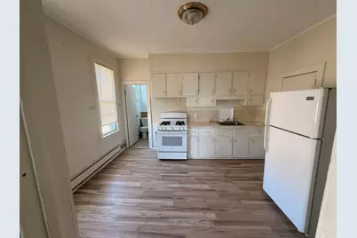 133 West 20th St #Apt 3, Bayonne, NJ 07002 - Photo 2
