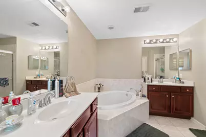 62 Boatworks Dr, Bayonne, NJ 07002 - Photo 18