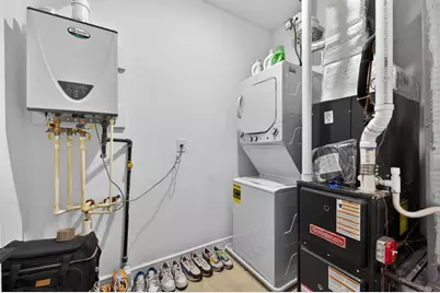 974 Summit Ave #409, Jersey City, NJ 07307 - Photo 22