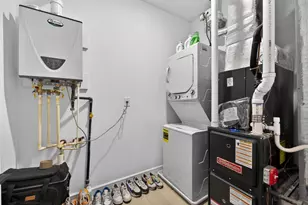 974 Summit Ave, Jersey City, NJ 07307 - Photo 22
