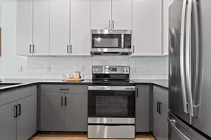 829 Garfield Ave, Jersey City, NJ 07305 - Photo 2