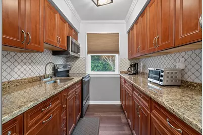 214 Avenue A #B5, Bayonne, NJ 07002 - Photo 8