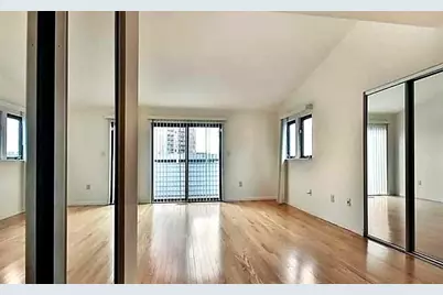 833 Topsail Lane #833, Secaucus, NJ 07094 - Photo 6
