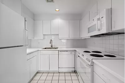 206 Shearwater Ct West #60, Jersey City, NJ 07305 - Photo 6